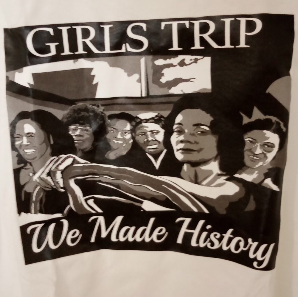 Moving Sale NWT "Can you name them all?" T-shirt